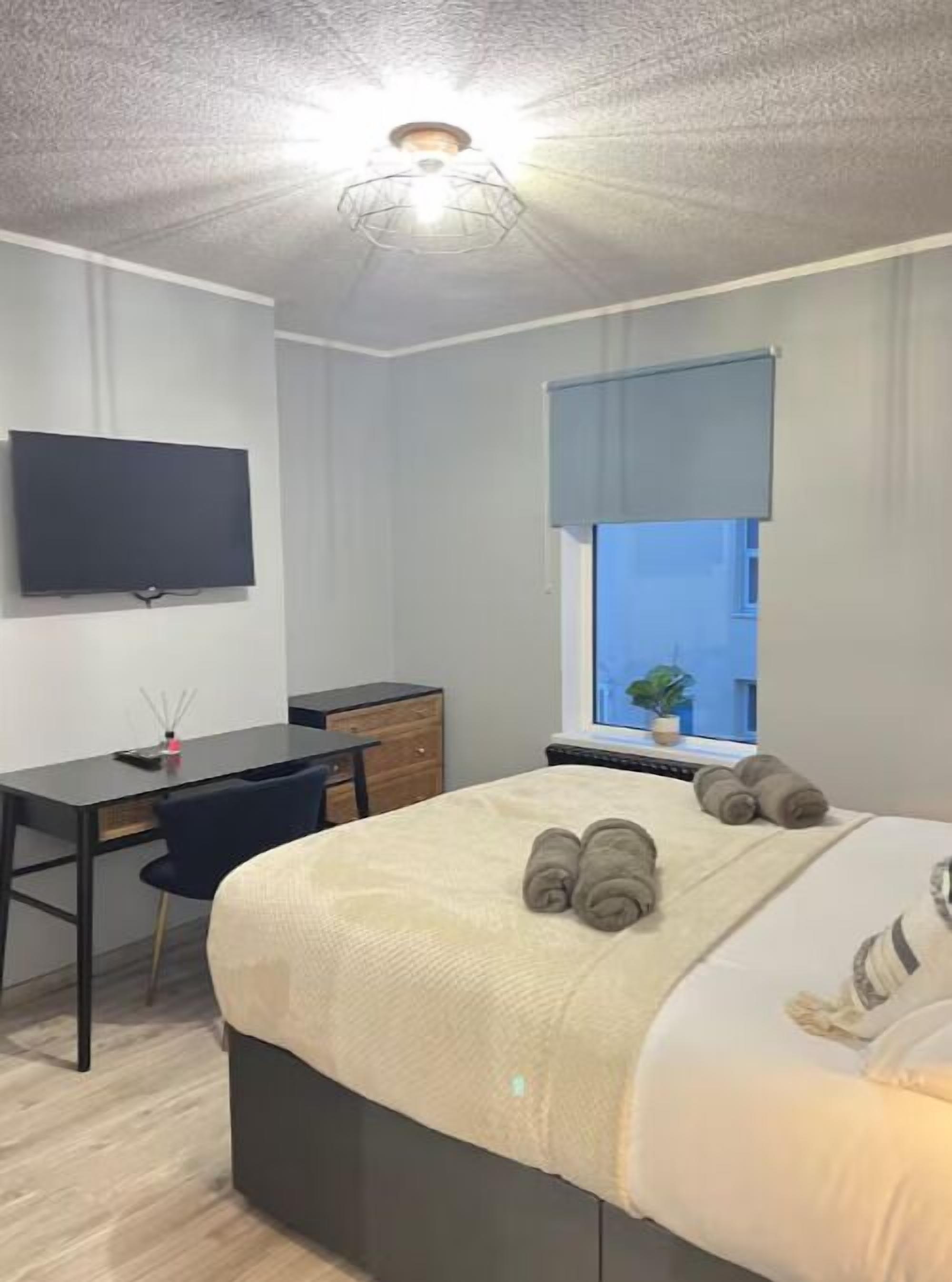 3 bedrooms, iron/ironing board, Internet, bed sheets