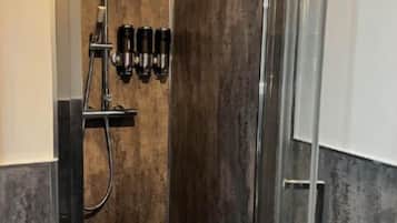 Hårføner og håndklær