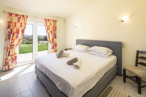 4 Schlafzimmer, Bügeleisen/Bügelbrett, Reisekinderbett, WLAN