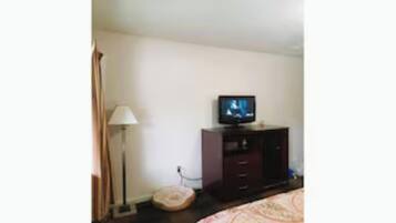 Room, 2 Double Beds, Non Smoking | Desk, free WiFi, bed sheets