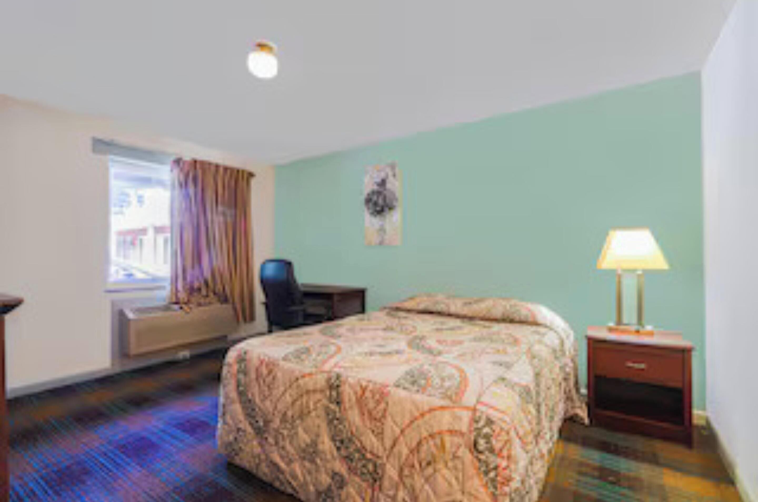 Desk, free WiFi, bed sheets