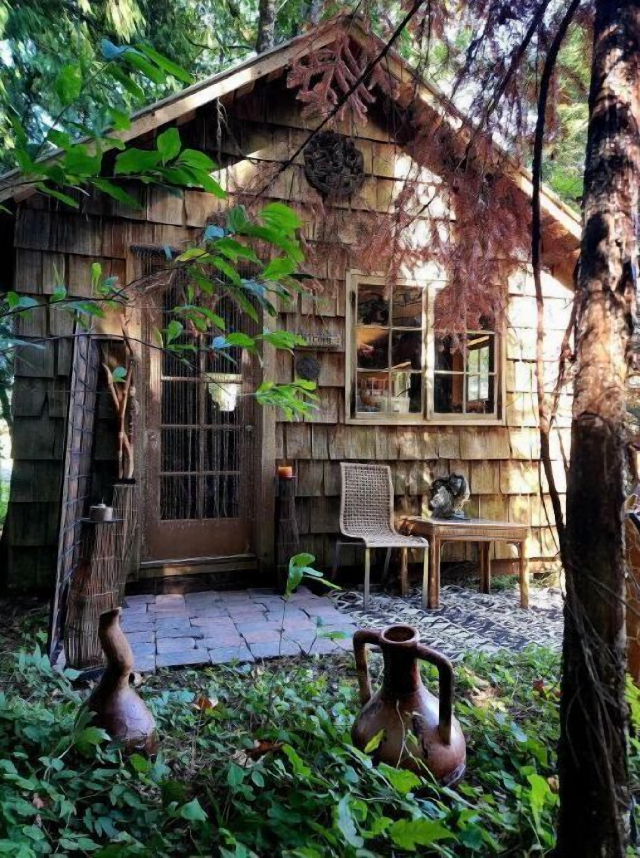 Tiny Safari themed cabin for 2