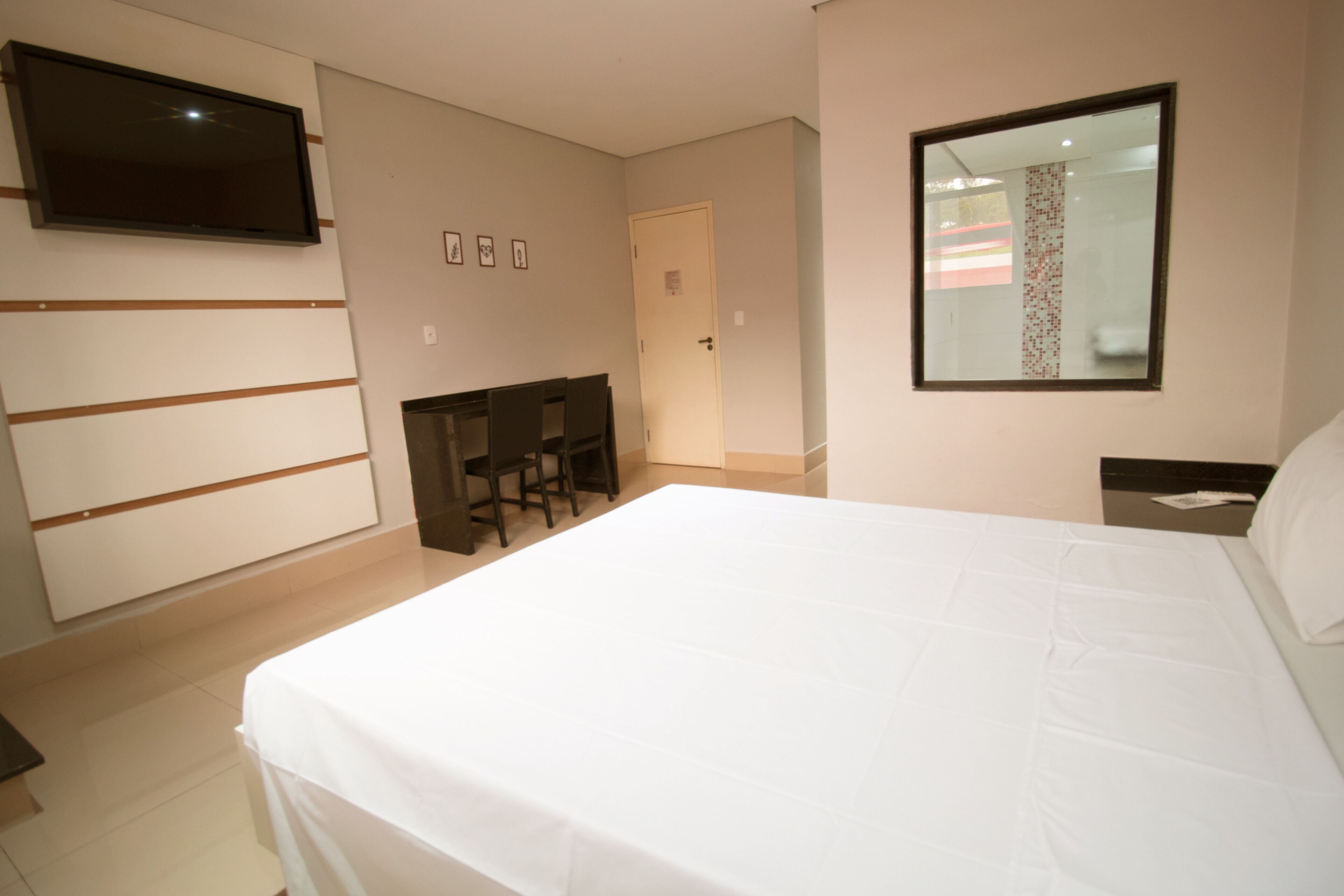 Kahden hengen deluxe-huone | Minibaari, äänieristys, ilmainen Wi-Fi, vuodevaatteet