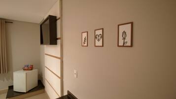 Deluxe-Doppelzimmer | Minibar, schallisolierte Zimmer, kostenloses WLAN, Bettwäsche