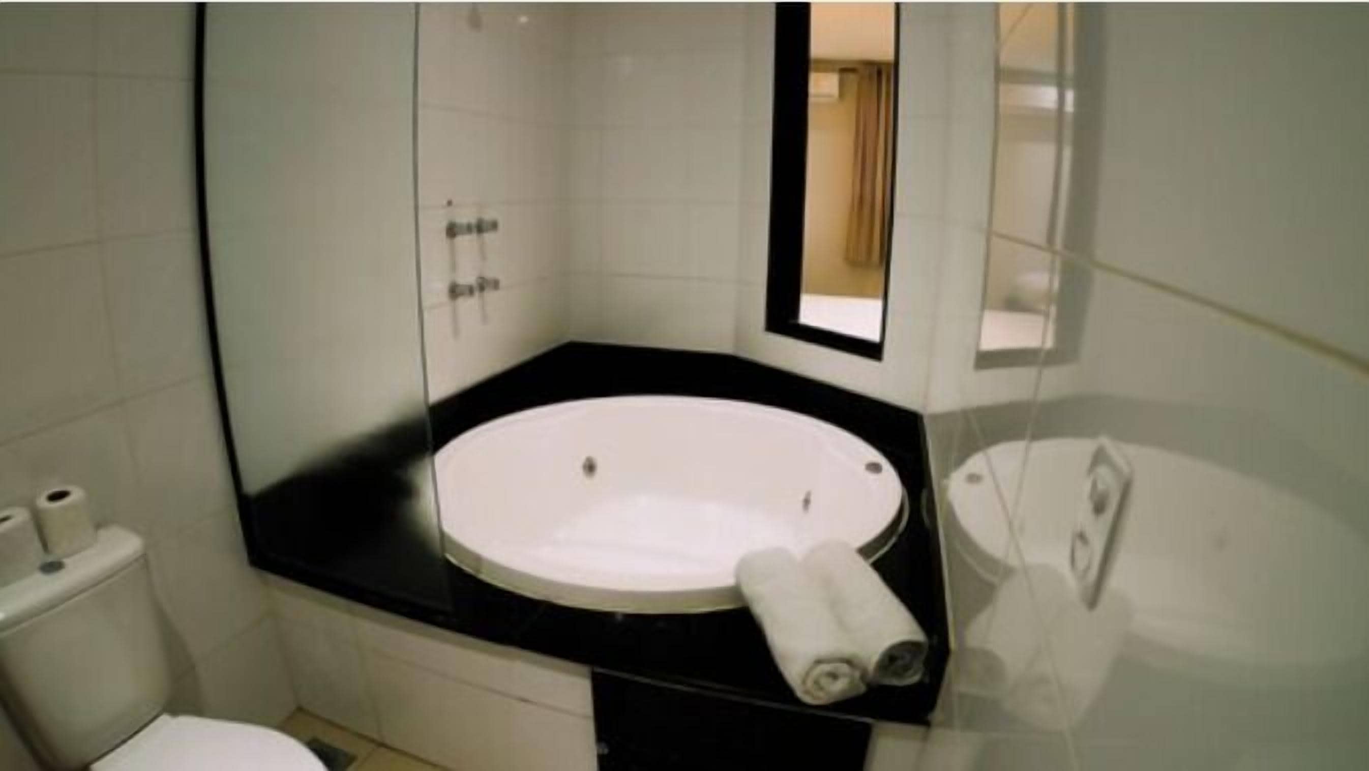 Minibar, soundproofing, free WiFi, bed sheets