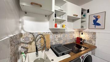 KylskÄp, mikrovÄgsugn, ugn och spishÀll