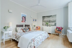 2 bedrooms, iron/ironing board, free WiFi, bed sheets
