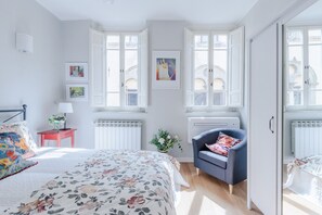 2 bedrooms, iron/ironing board, bed sheets