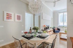 Interior - Miss Penny, a Welcoming Modern 2 Bedrooms Apartment at Piazza San Michele (Lucca)