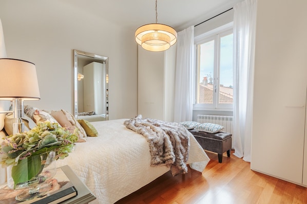 1 Schlafzimmer, Bügeleisen/Bügelbrett