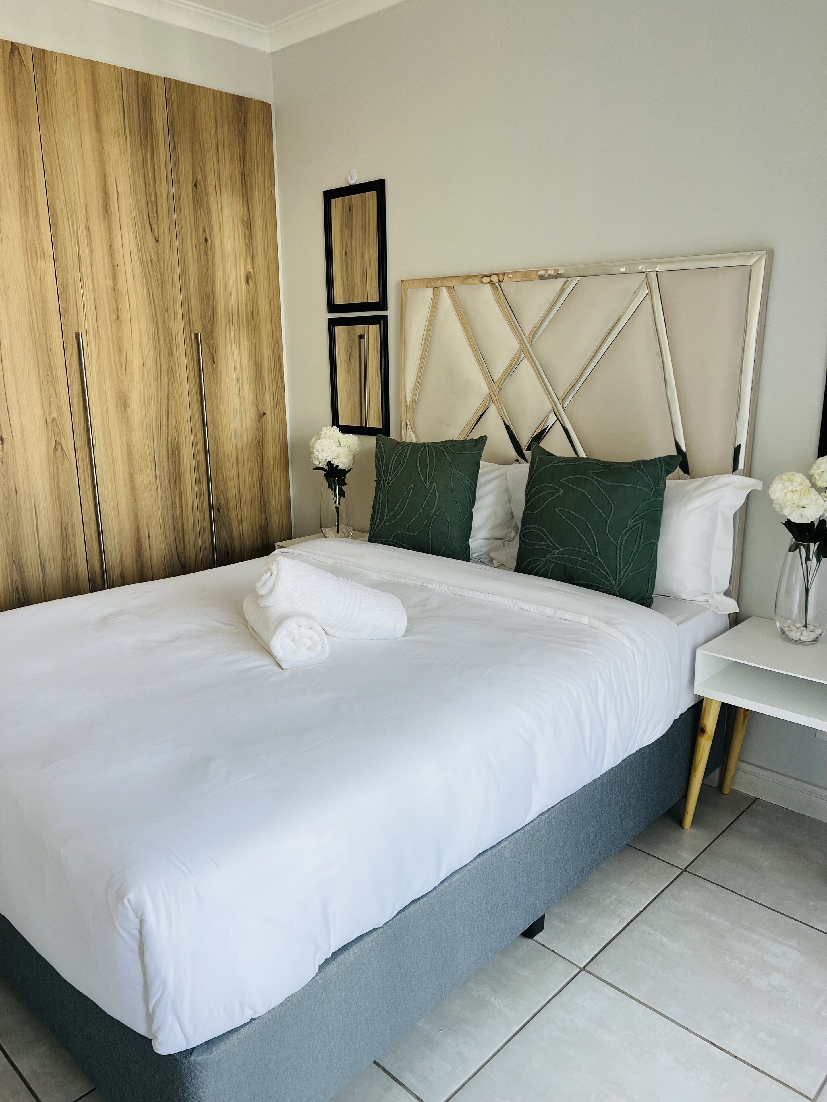 1 dormitorio, tabla de planchar con plancha, wifi gratis y ropa de cama