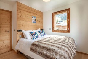 3 bedrooms, WiFi, bed sheets