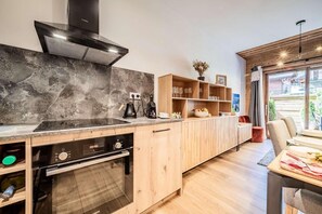 Réfrigérateur, micro-ondes, four, lave-vaisselle