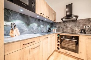Fridge, microwave, oven, dishwasher