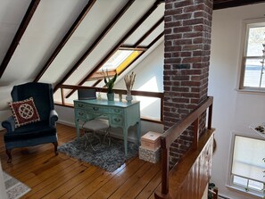 Interior - Beautiful Downtown 2 Bedroom 2 Bath apartment by the water  (Newport)
