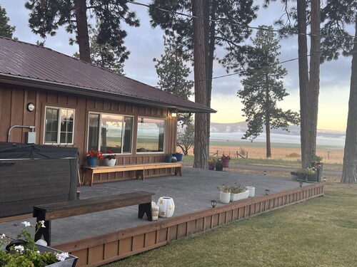 Beautiful home  near crater lake