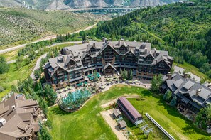 Exterior - ! THE RITZ ULTIMATE SKI IN/OUT LUXURY 1BR w/VIEWS, 2 DECKS/2 FIREPLACES-LOVE IT! (Avon)