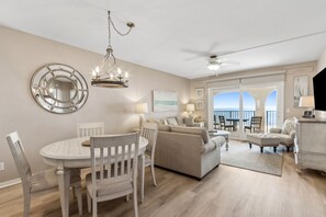 Smart TV, mesa de ping pong, libros