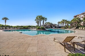 A heated pool - AIP Resort, Sea Dunes, Upscale Oceanfront, 5th Floor, Steps to the Ocean and the Pool (Fernandina Beach)