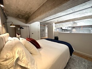 2 slaapkamers, een strijkplank/strijkijzer, reisbedje, wifi