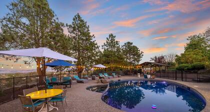 Private Pool & Large Deck: Modern Cotati Villa!