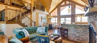 Hot Tub & Fire Pit: Idyllic Getaway in Angel Fire!