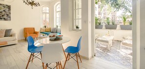 In-room dining - Geula Aquamarine (Tel Aviv)