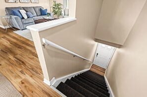 Interior - New! Cozy 1BR, Minutes to Roseville Downtown (Roseville)