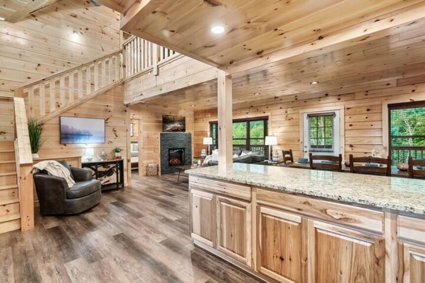 New Build Sept 2023 4 Kings 1q Bunk Hot Tub Game Room Theater - Pigeon Forge, TN