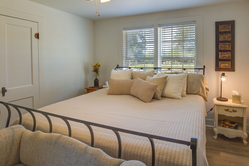 Idyllic Country Cottage 18 Mi to Lake Bridgeport Wise County Vrbo