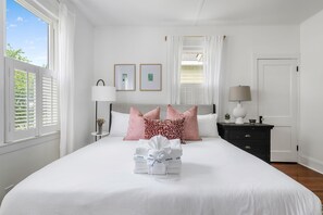 3 habitaciones, escritorio, tabla de planchar con plancha y wifi