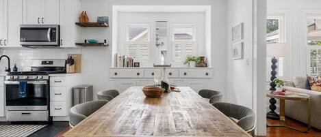 Frigorífic, microones, forn i placa de cuina