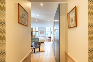 Deluxe Double Room, Ensuite | Lobby