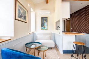 Deluxe Suite, Ensuite (Familliale) | Egyptian cotton sheets, premium bedding, Select Comfort beds - La Réserve de Salon de Provence (Salon-de-Provence)