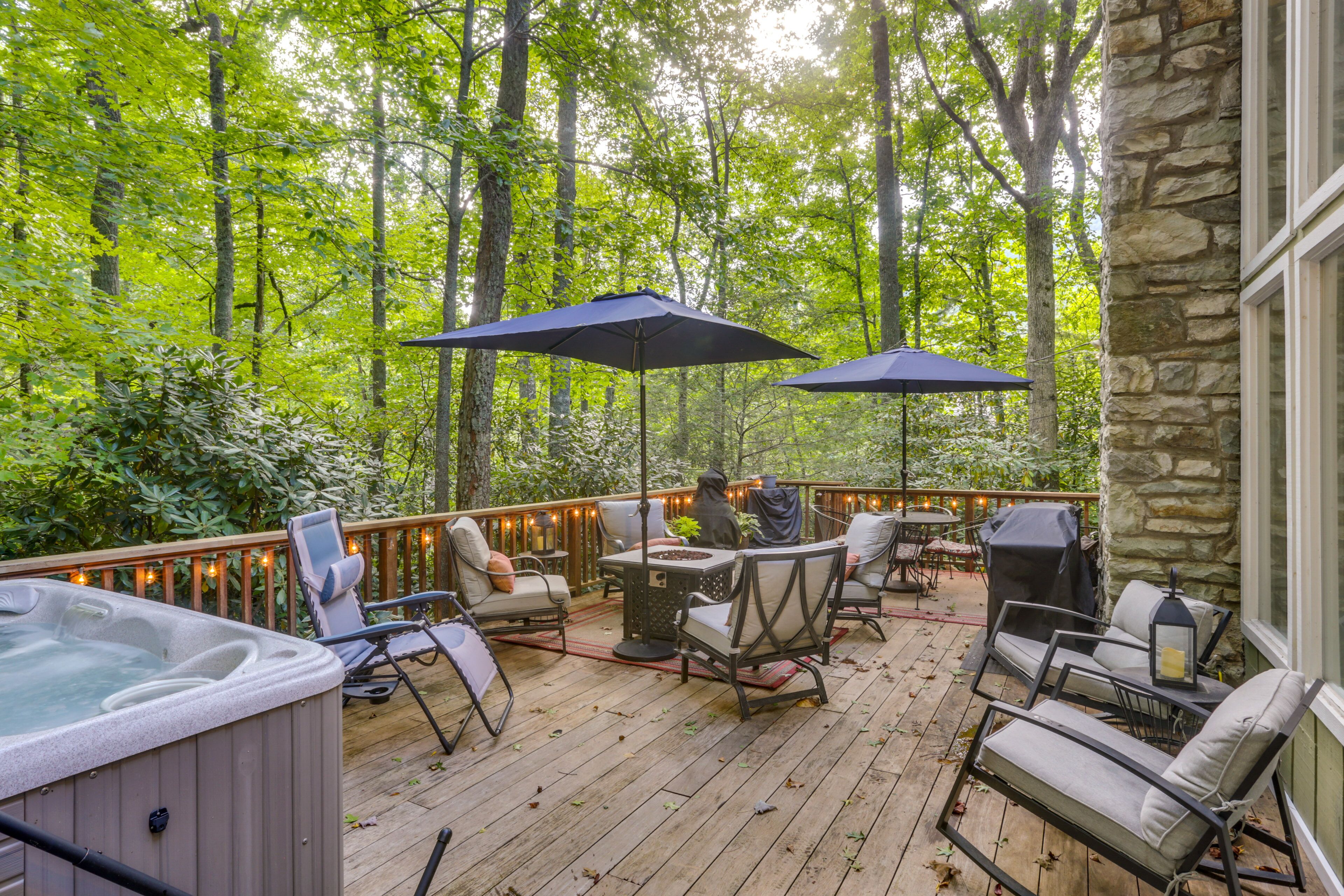 Well-Appointed Boone Home w/ Hot Tub + Gas Grill