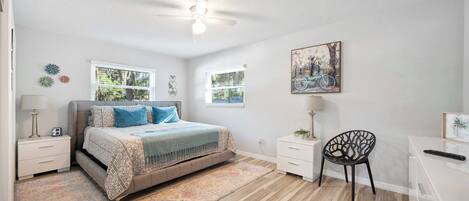3 bedrooms, desk, iron/ironing board, travel cot