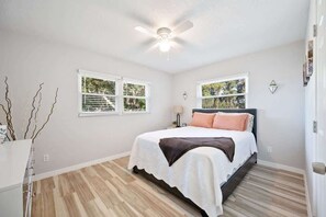 3 Schlafzimmer, Bügeleisen/Bügelbrett, Reisekinderbett, kostenloses WLAN