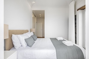 3 bedrooms, iron/ironing board, travel crib, free WiFi