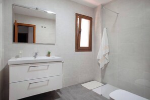 Hair dryer, towels