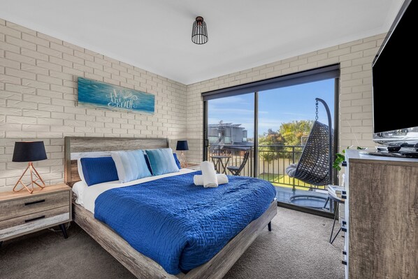 3 bedrooms, Internet, bed sheets - Capri - 3 Bedroom Apartment (Sleeps up to 8) (Merimbula)