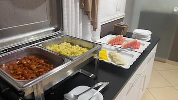 Café da manhã continental grátis todos os dias