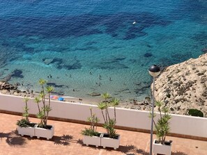 Beach nearby, sun-loungers, beach towels - Holiday House Benidorm -sea view-roof terrace- swimming pool- (Benidorm)