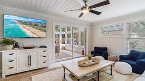 Smart TV, books - Private Yard, Legacy Trail, Close to Beaches and Downtown (Sarasota)