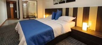 Cozy 1 bedroom 1 bathroom.