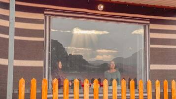 Kamar Double atau Twin Superior | 1 kamar tidur, meja kerja, dan ruang kerja ramah laptop