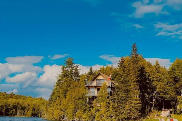 THuRSK Cottage overlooking Palmerston Lake