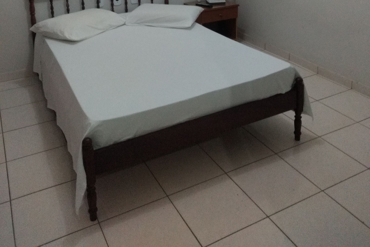 Standaard kamer, 1 twee- of 2 eenpersoonsbedden | Gratis wifi, beddengoed