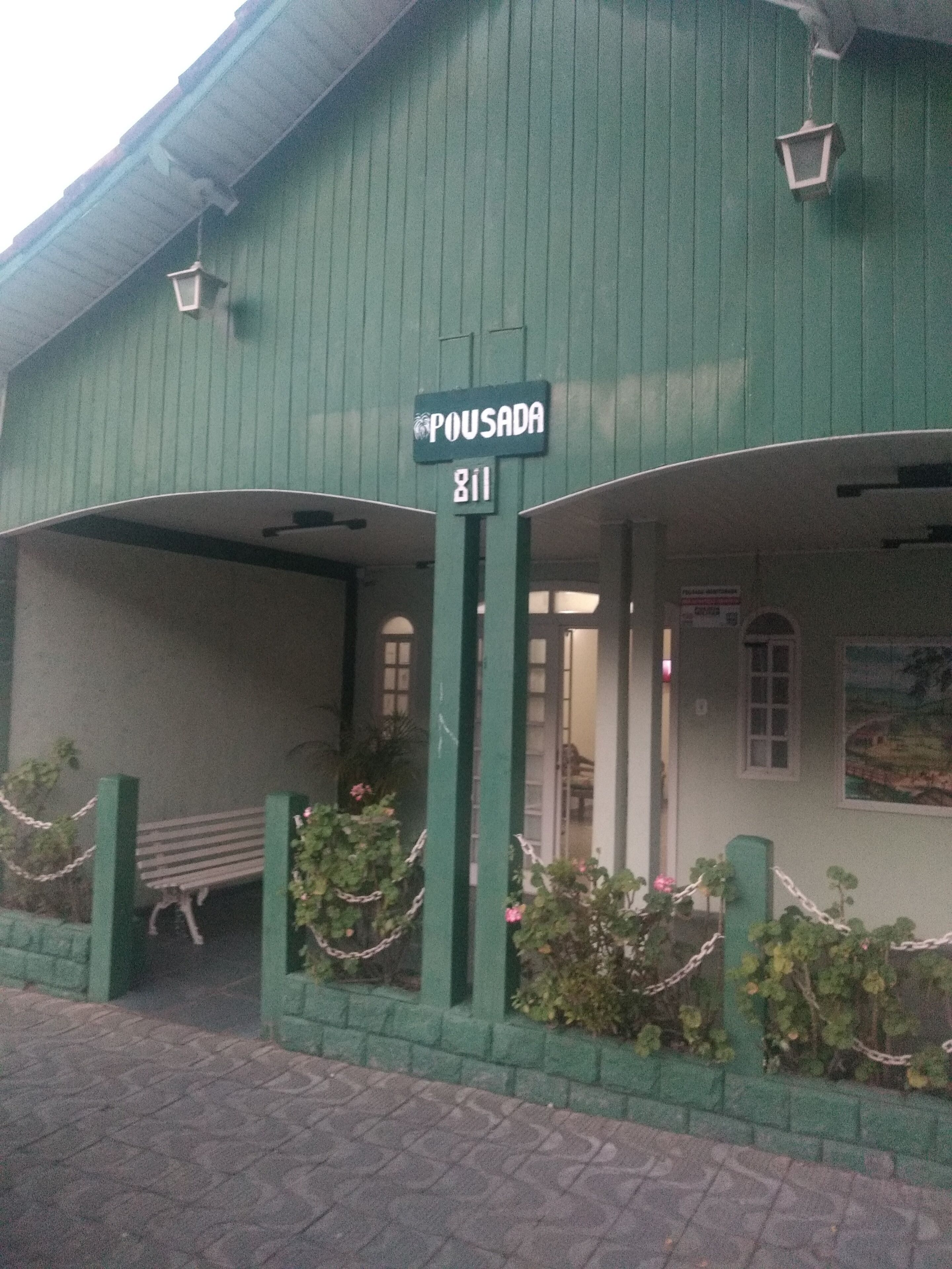 Vista frontal de la propiedad