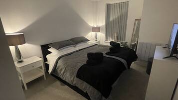 2 bedrooms, iron/ironing board, WiFi, bed sheets