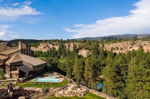 NEW- Tamarron Lodge: Your San Juan Mountain Getaway!